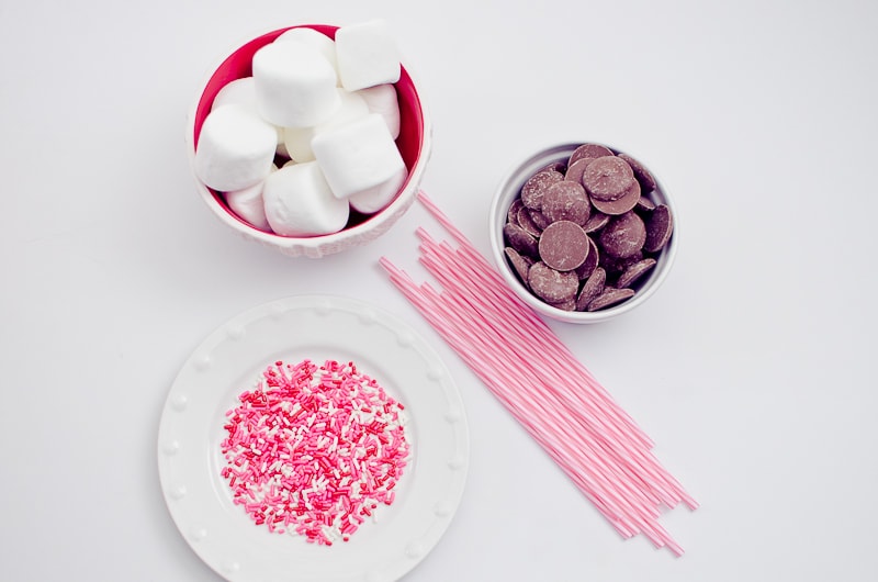 valentines day marshmallow pops-26
