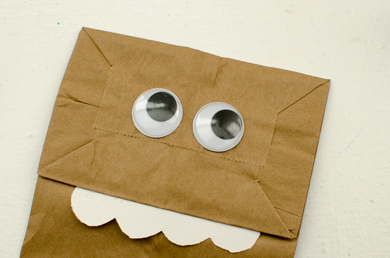 chewbacca paper bag puppet-5