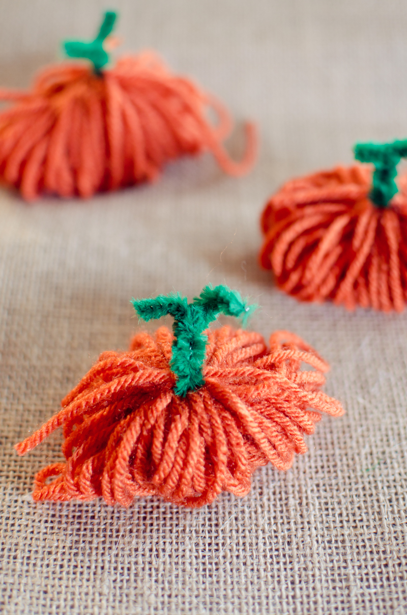 yarn-pumpkins-5