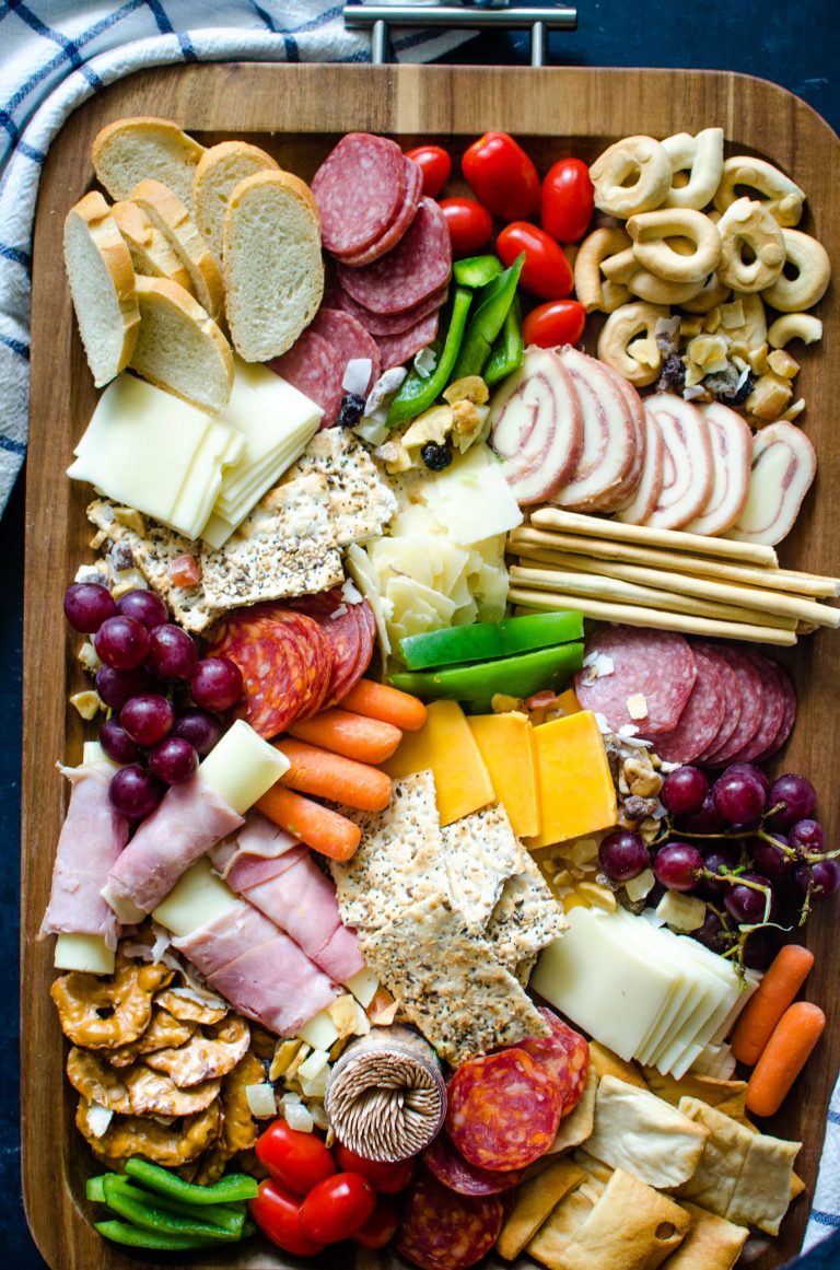 How to Create the Perfect Summer Charcuterie Board